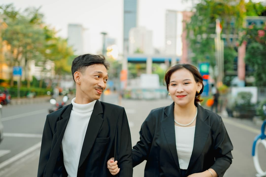 “家暴的爸、被赶开的妈、破碎的我？”NewJeans庭审辩词被质疑情感劫持